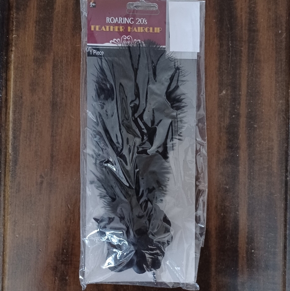 Roaring 20s Flapper Feather Hairclip - Picture 3 of 4
